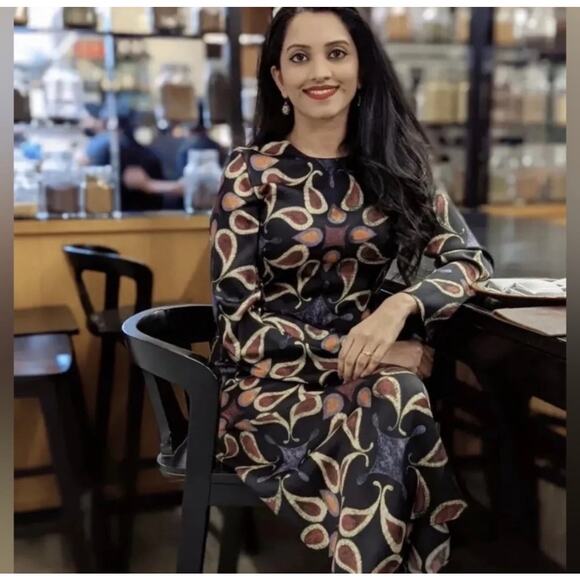 ZARA BLOGGER FAVORITE PRINTED MIDI DRESS MULTICOLORED - Picture 2 of 14